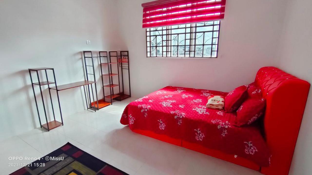 Rania Homestay With Private Pool Seri Iskandar Perak Near Utp Uitm Kampong Bota Road Εξωτερικό φωτογραφία