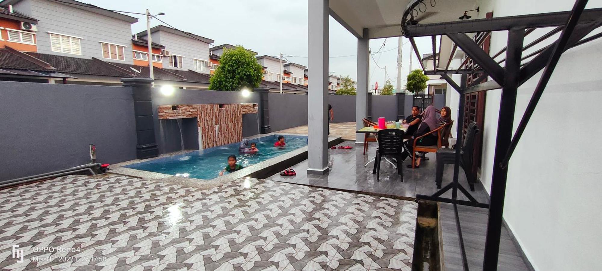 Rania Homestay With Private Pool Seri Iskandar Perak Near Utp Uitm Kampong Bota Road Εξωτερικό φωτογραφία